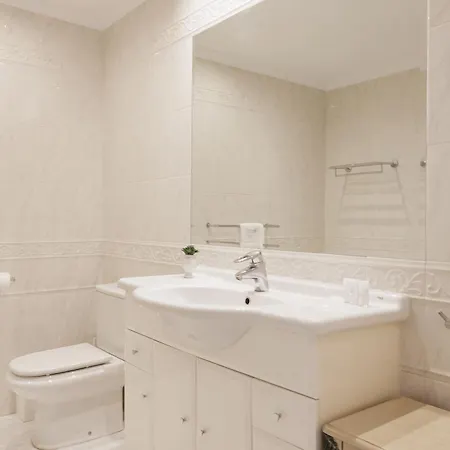 Appartement Banus - Banus - Nueva Andalucia - Aldea Blanca Complex - Premium 2br - 2ba - Double Outdoor Terrace - Stunning Sea Views - S Pool - Walk To Centro Plaza Shopping - Ideal For Families Marbella